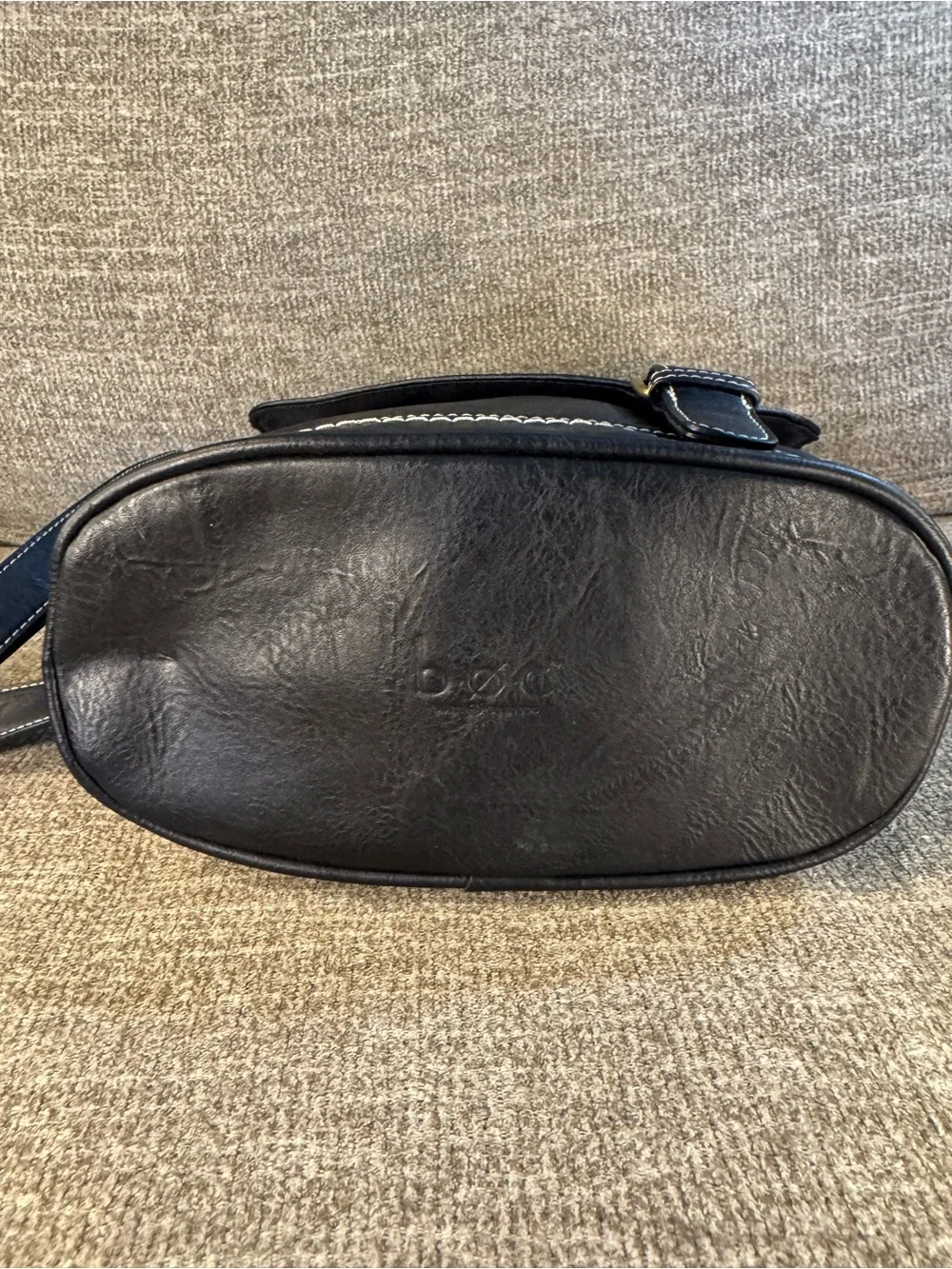 b.ø.c. Amherst Crossbody Black Bucket Bag Handbag Purse